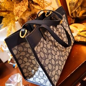 Coach signature C tote with coach chain